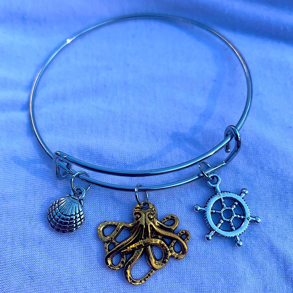 Brand New! Handmade! Adjustable Charm Bangle Bracelet!